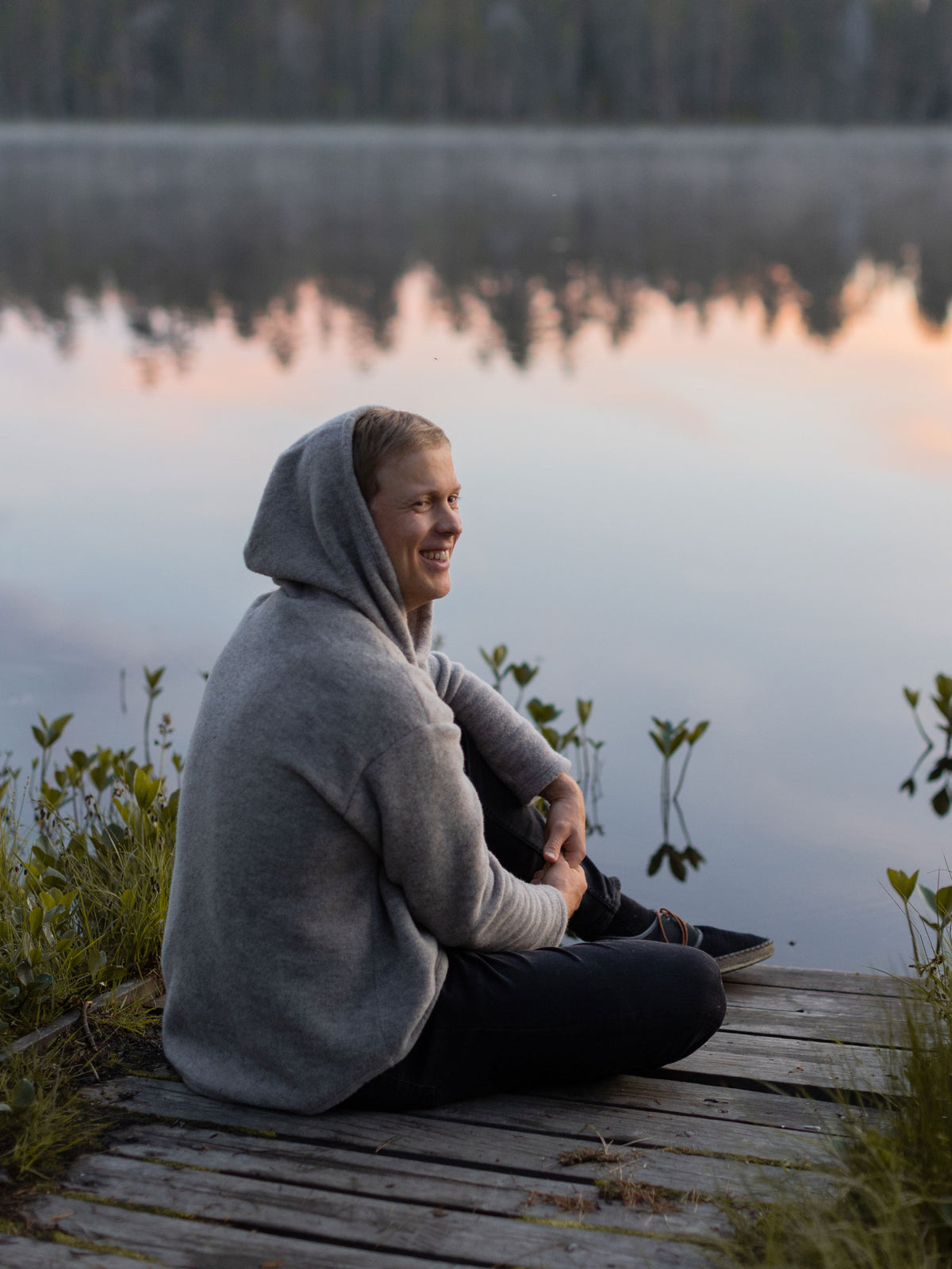 Ruskovilla villafleecehuppari greige, unisex, miehen päällä
